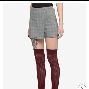 Hot Topic Gray Plaid Skirt with chain